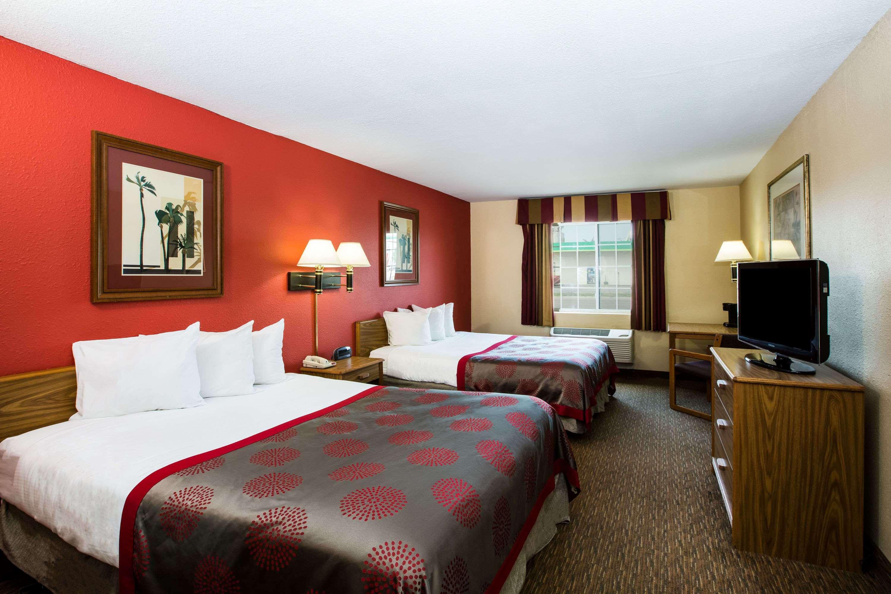 รามาดา บาย วินด์แฮม ซูฟอลล์ Hotel ซูฟอลส์ ภายนอก รูปภาพ